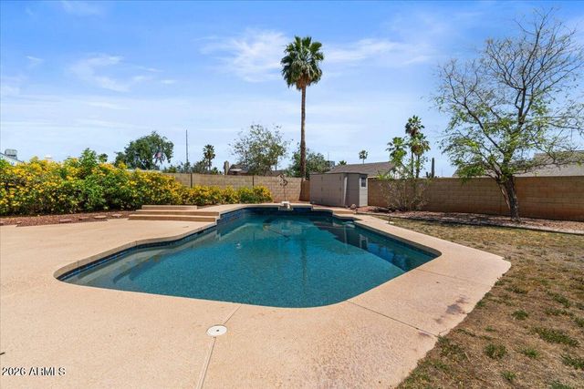 1041 E KRISTAL Way, Phoenix, AZ 85024