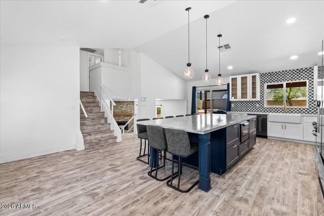 1041 E KRISTAL Way, Phoenix, AZ 85024