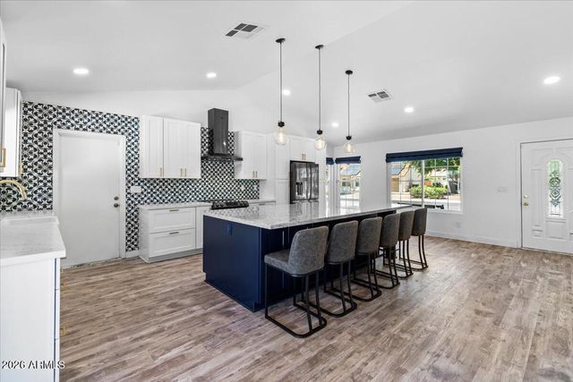 1041 E KRISTAL Way, Phoenix, AZ 85024
