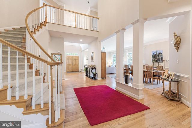 7405 OLD MAPLE SQ, Mclean, VA 22102