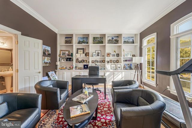 7405 OLD MAPLE SQ, Mclean, VA 22102