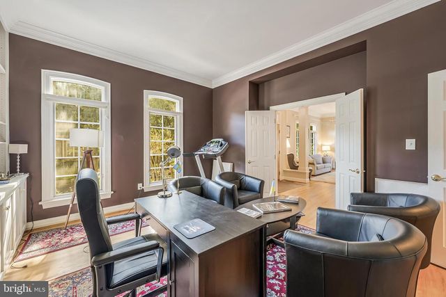 7405 OLD MAPLE SQ, Mclean, VA 22102