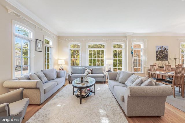 7405 OLD MAPLE SQ, Mclean, VA 22102