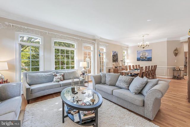 7405 OLD MAPLE SQ, Mclean, VA 22102