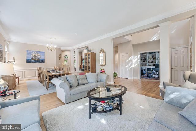 7405 OLD MAPLE SQ, Mclean, VA 22102