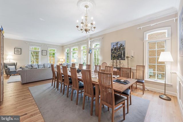 7405 OLD MAPLE SQ, Mclean, VA 22102