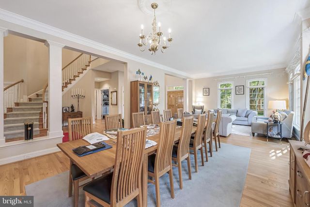 7405 OLD MAPLE SQ, Mclean, VA 22102