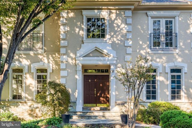 7405 OLD MAPLE SQ, Mclean, VA 22102