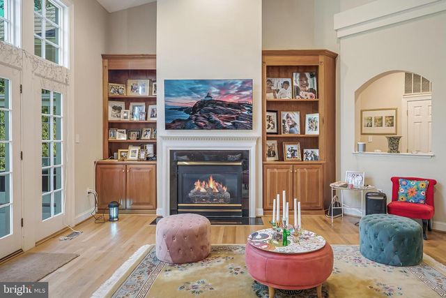 7405 OLD MAPLE SQ, Mclean, VA 22102