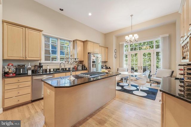 7405 OLD MAPLE SQ, Mclean, VA 22102