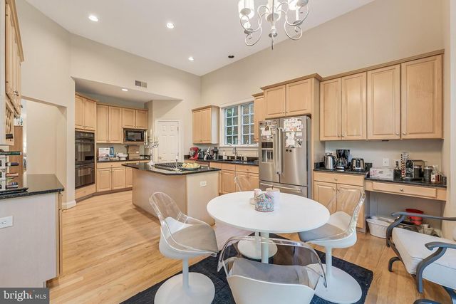 7405 OLD MAPLE SQ, Mclean, VA 22102