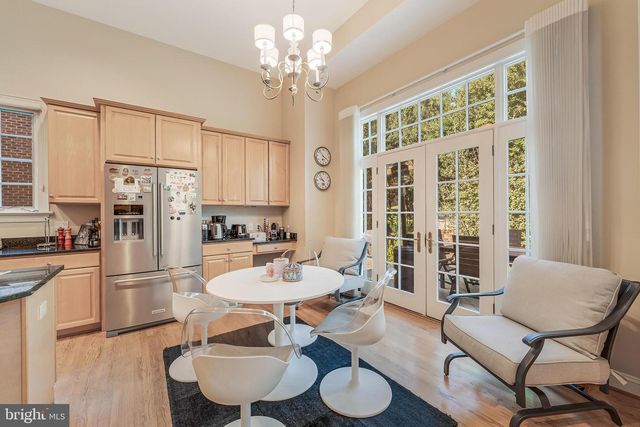 7405 OLD MAPLE SQ, Mclean, VA 22102