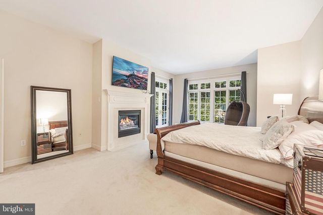 7405 OLD MAPLE SQ, Mclean, VA 22102
