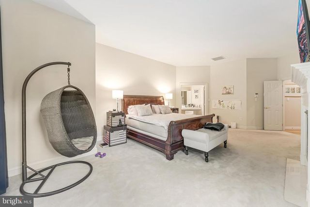 7405 OLD MAPLE SQ, Mclean, VA 22102