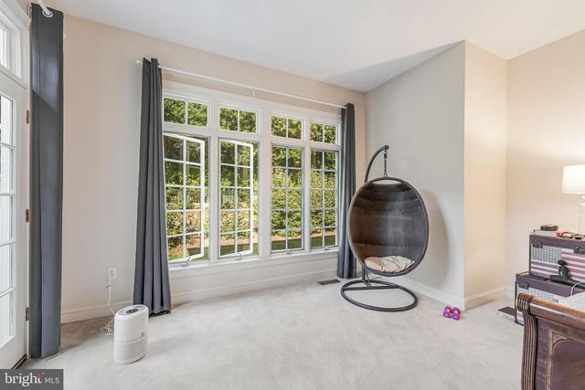 7405 OLD MAPLE SQ, Mclean, VA 22102