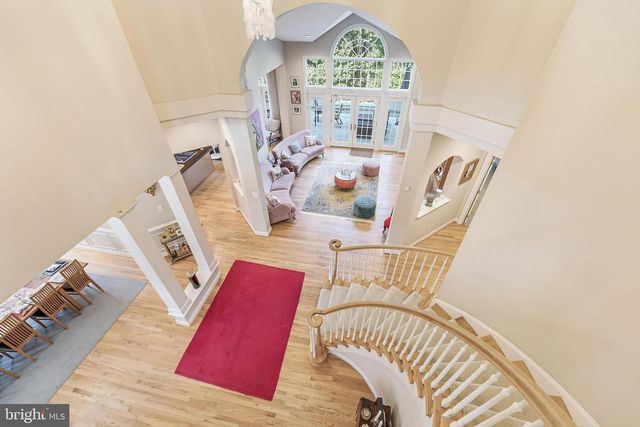 7405 OLD MAPLE SQ, Mclean, VA 22102