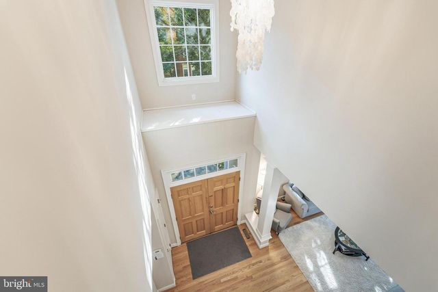 7405 OLD MAPLE SQ, Mclean, VA 22102