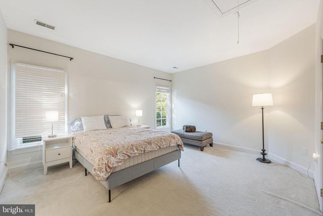 7405 OLD MAPLE SQ, Mclean, VA 22102