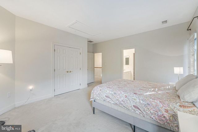 7405 OLD MAPLE SQ, Mclean, VA 22102