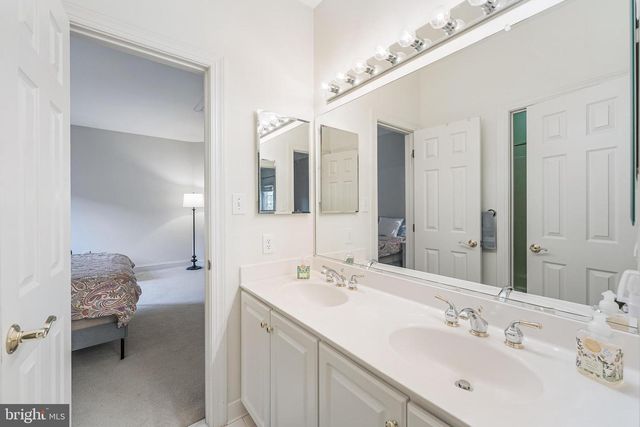 7405 OLD MAPLE SQ, Mclean, VA 22102