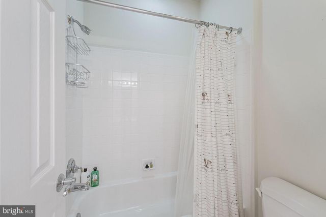 7405 OLD MAPLE SQ, Mclean, VA 22102