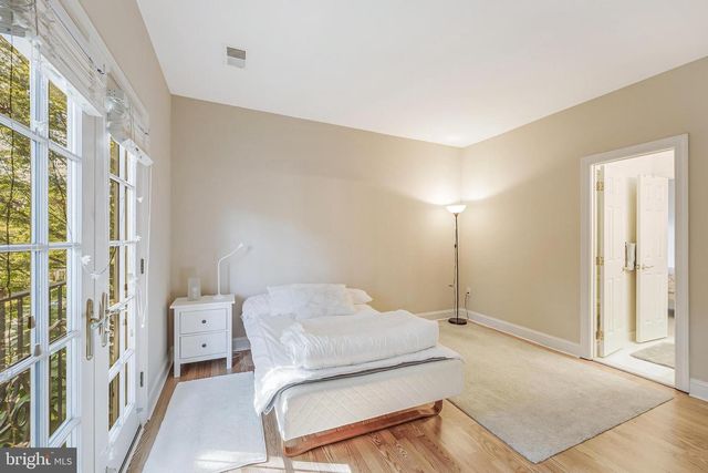 7405 OLD MAPLE SQ, Mclean, VA 22102