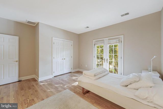 7405 OLD MAPLE SQ, Mclean, VA 22102