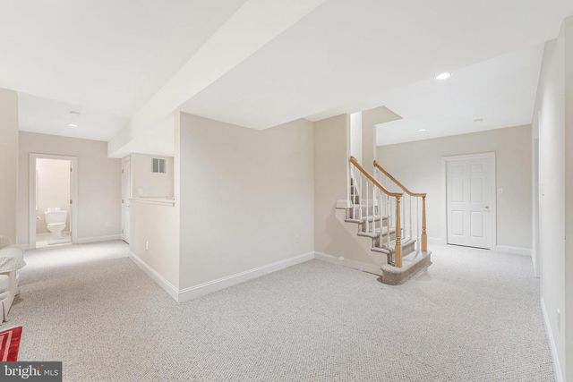 7405 OLD MAPLE SQ, Mclean, VA 22102