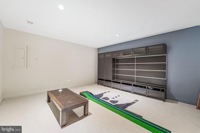 7405 OLD MAPLE SQ, Mclean, VA 22102