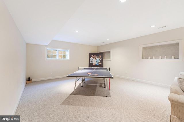 7405 OLD MAPLE SQ, Mclean, VA 22102