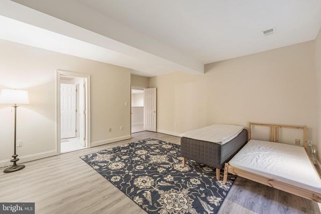 7405 OLD MAPLE SQ, Mclean, VA 22102