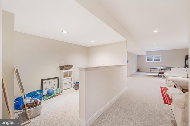 7405 OLD MAPLE SQ, Mclean, VA 22102