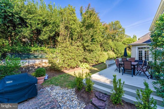 7405 OLD MAPLE SQ, Mclean, VA 22102