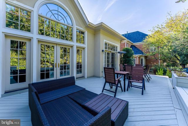 7405 OLD MAPLE SQ, Mclean, VA 22102