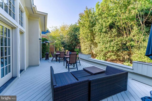 7405 OLD MAPLE SQ, Mclean, VA 22102