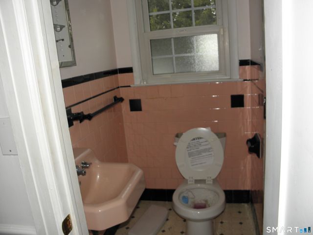 31 Woodland Drive, Norwich, CT 06360