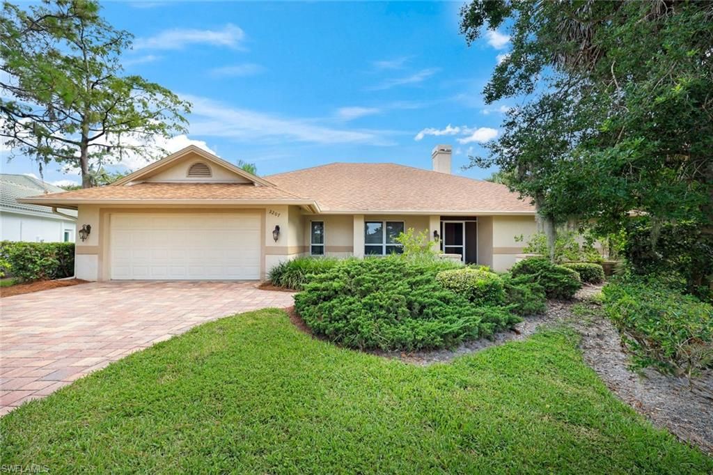 2207 Imperial Golf Co BLVD, Naples, FL 34110