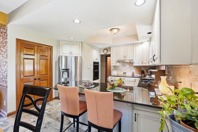 3819 Waverly Place Drive, Lewis Center, OH 43035