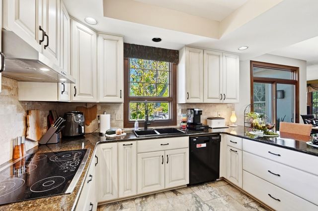 3819 Waverly Place Drive, Lewis Center, OH 43035