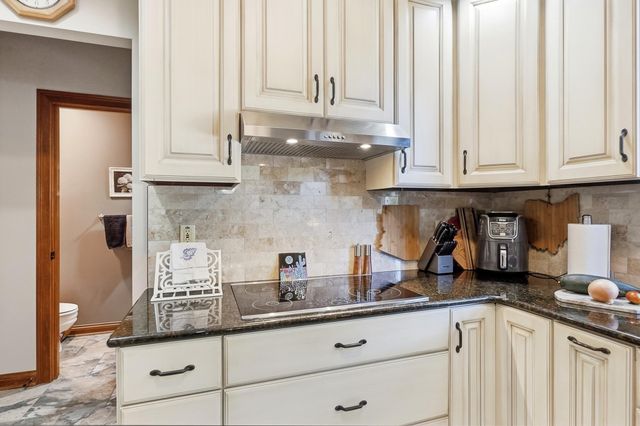 3819 Waverly Place Drive, Lewis Center, OH 43035