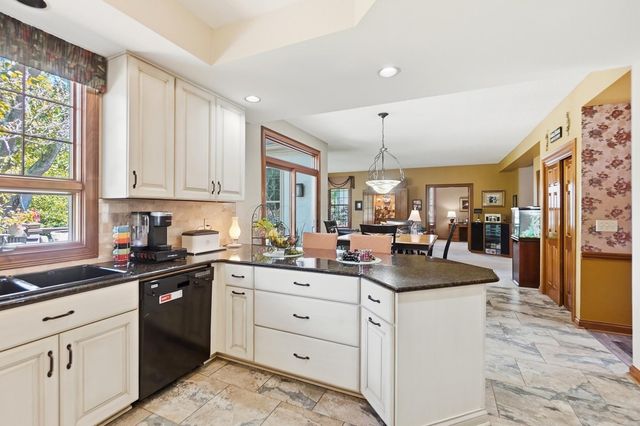 3819 Waverly Place Drive, Lewis Center, OH 43035