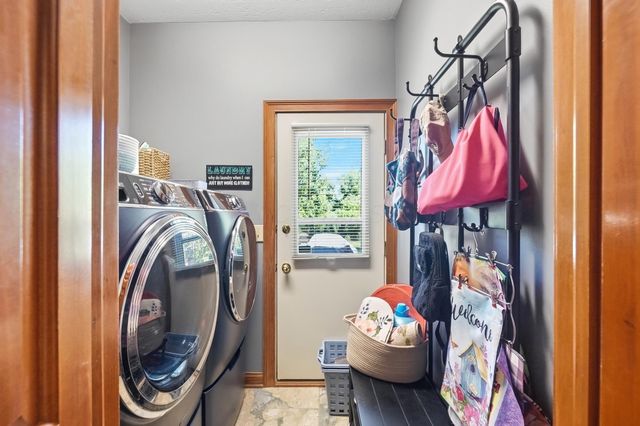 3819 Waverly Place Drive, Lewis Center, OH 43035