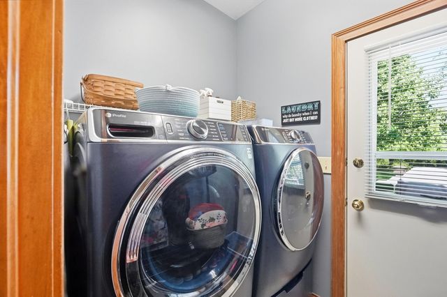 3819 Waverly Place Drive, Lewis Center, OH 43035