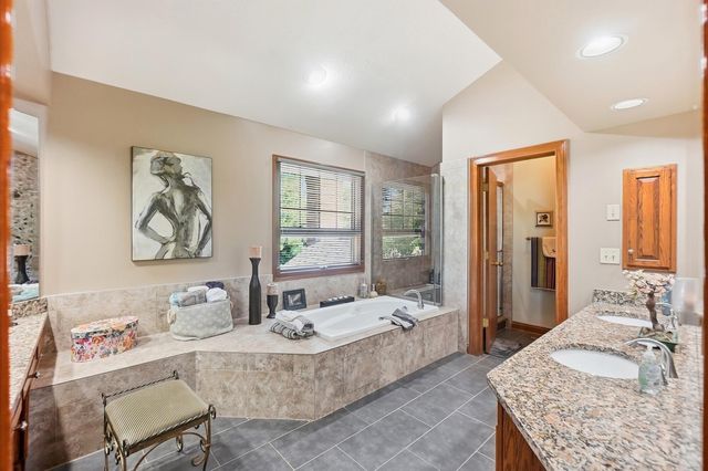 3819 Waverly Place Drive, Lewis Center, OH 43035