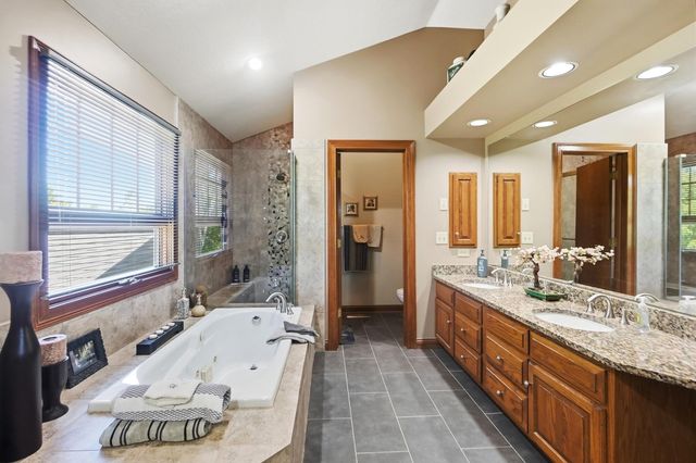 3819 Waverly Place Drive, Lewis Center, OH 43035