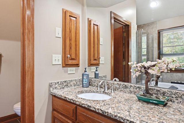 3819 Waverly Place Drive, Lewis Center, OH 43035