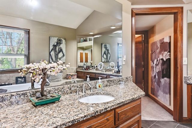 3819 Waverly Place Drive, Lewis Center, OH 43035