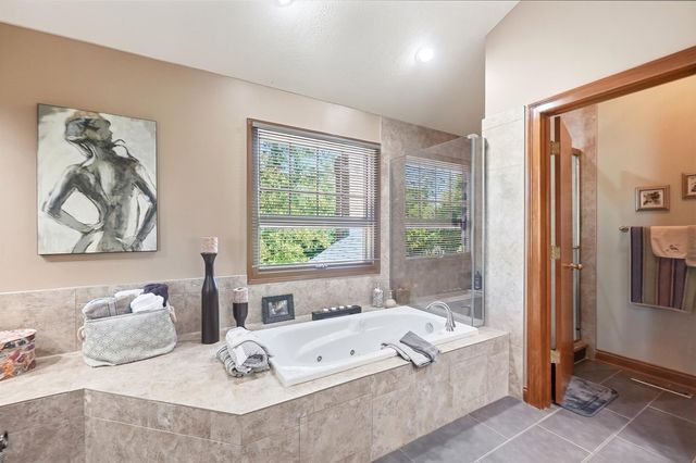 3819 Waverly Place Drive, Lewis Center, OH 43035