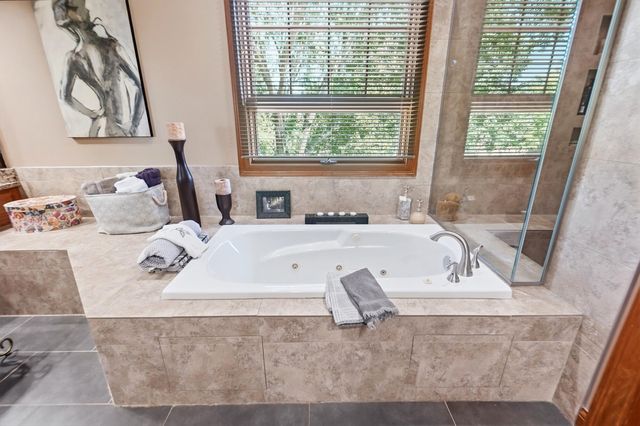 3819 Waverly Place Drive, Lewis Center, OH 43035