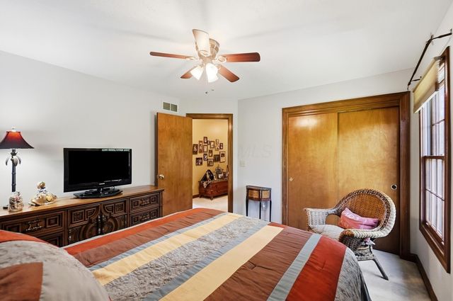3819 Waverly Place Drive, Lewis Center, OH 43035